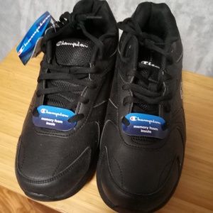 Champion Prime M158206 shoe in black size 8 1/2W